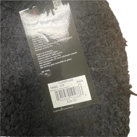 Cuddl Duds Hat with Pom - Picture 3 of 4